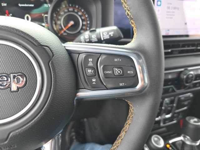 Used 2025 Jeep Wrangler Unlimited Sahara w/ Safety Group AWD/4WD image 20