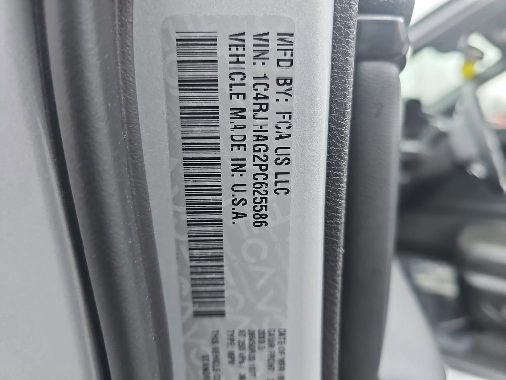 Used 2023 Jeep Grand Cherokee Altitude image 37