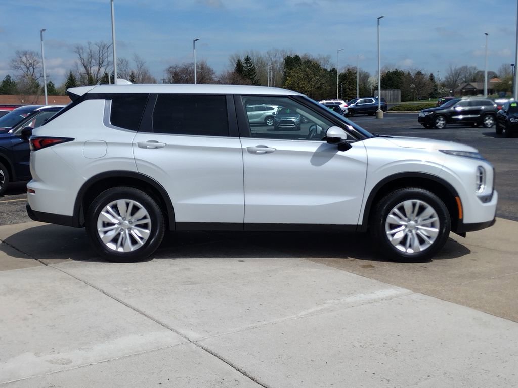 New 2026 Mitsubishi Outlander ES AWD/4WD image 14