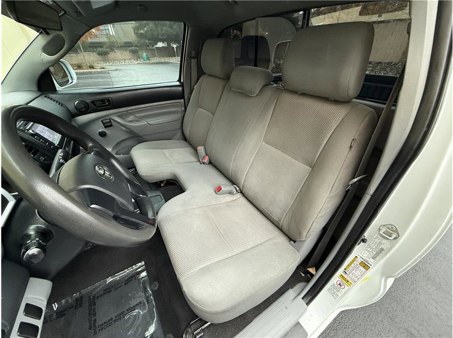 Used 2014 Toyota Tacoma 2WD Regular Cab image 12