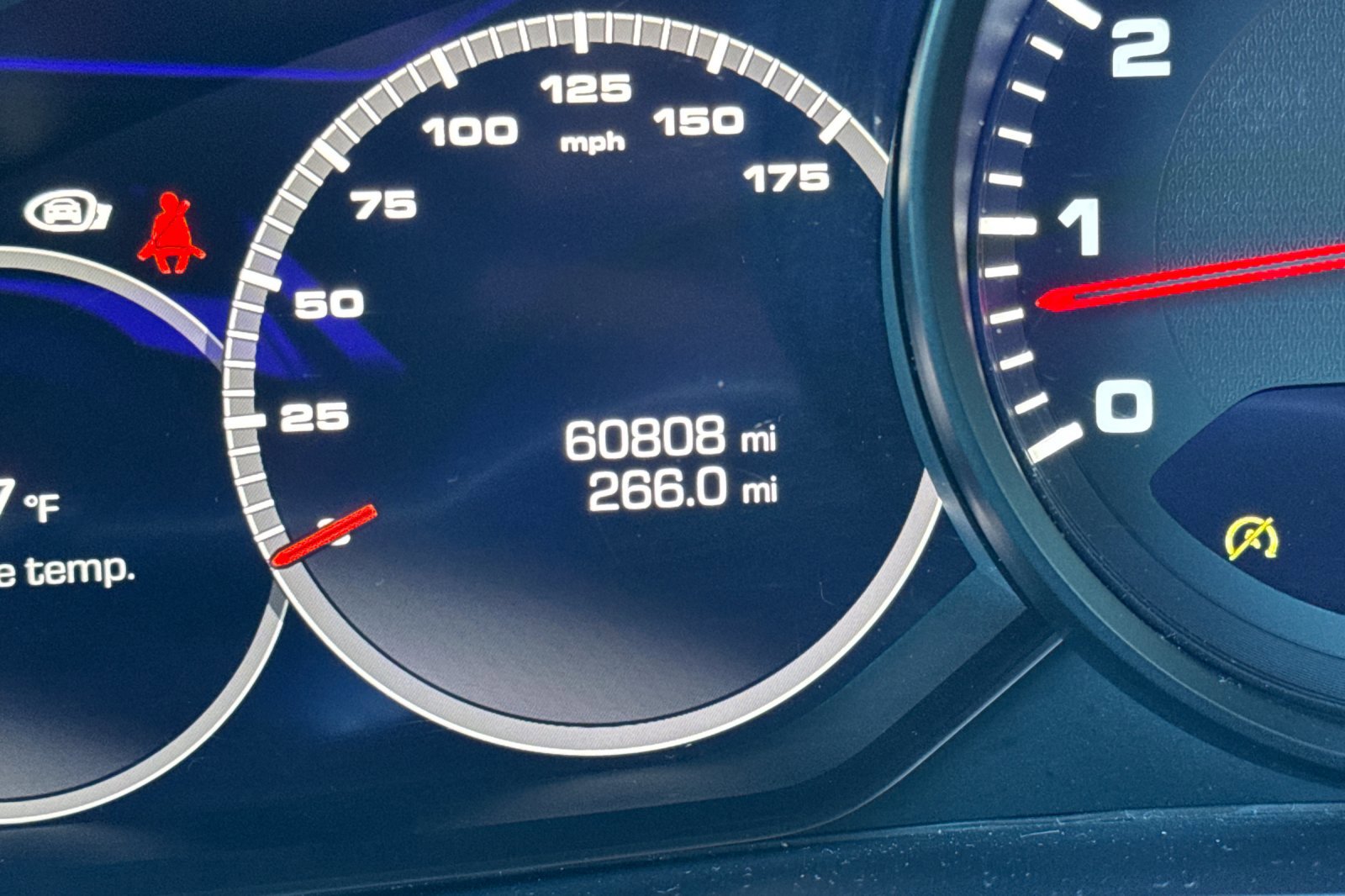 Used 2021 Porsche Cayenne AWD/4WD image 27