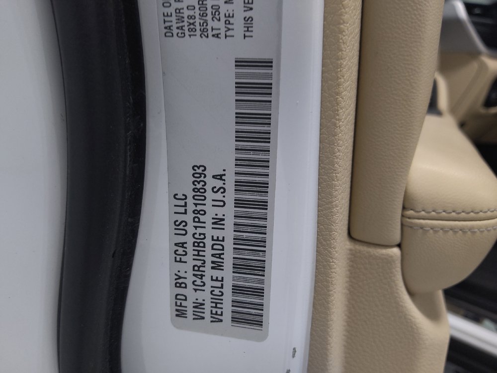 Used 2023 Jeep Grand Cherokee Limited w/ Luxury Tech Group II AWD/4WD image 33