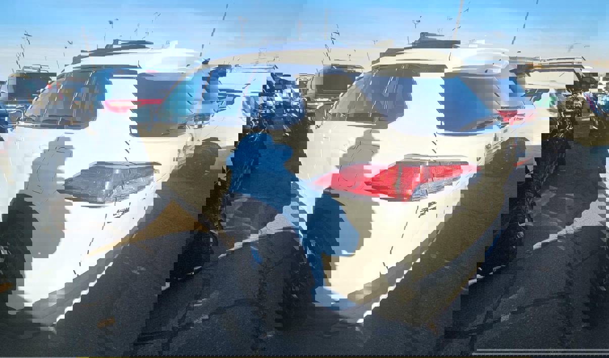 Used 2022 Toyota Corolla Cross LE image 5