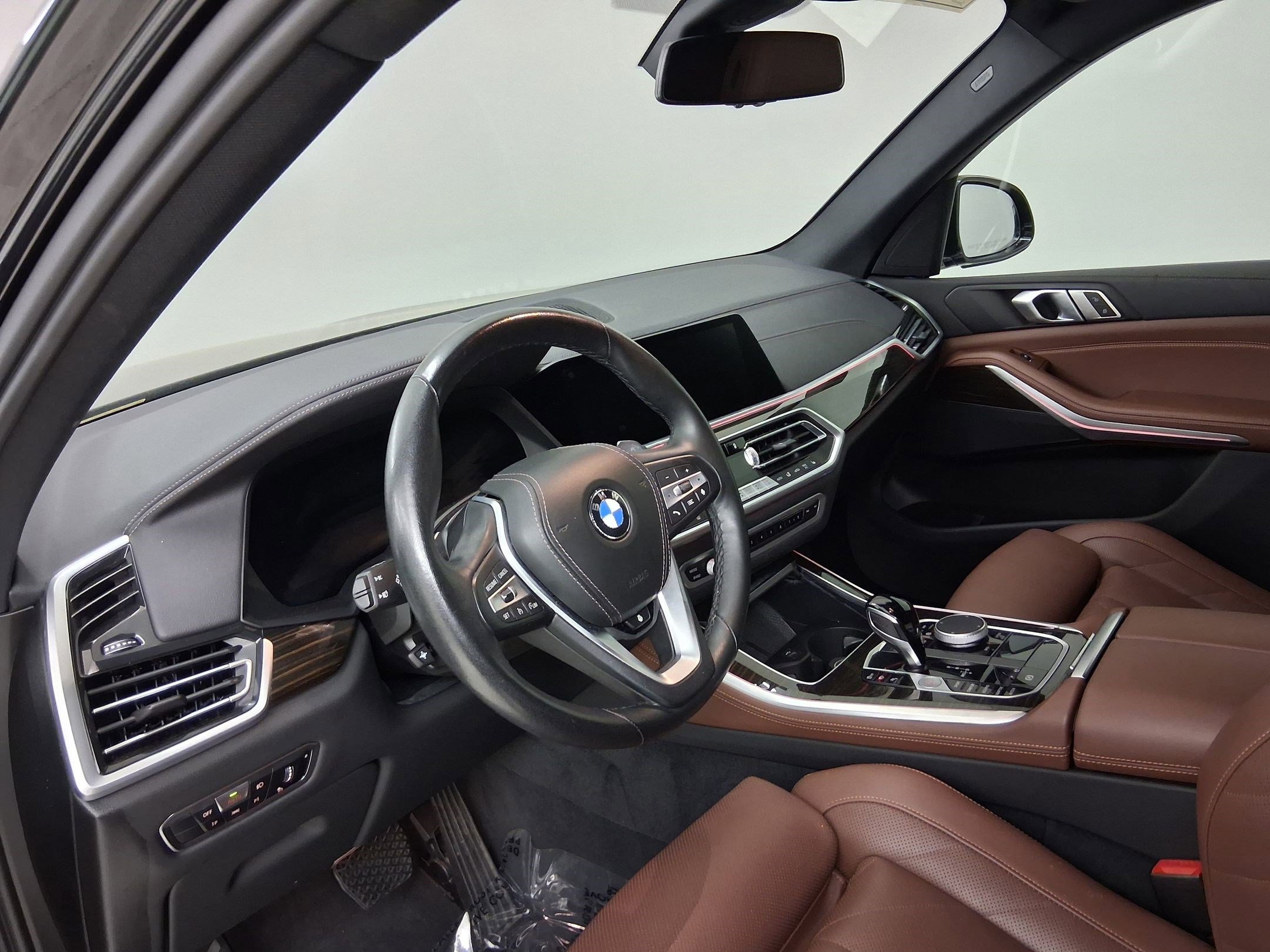 Used 2023 BMW X5 sDrive40i w/ Climate Comfort Package image 2