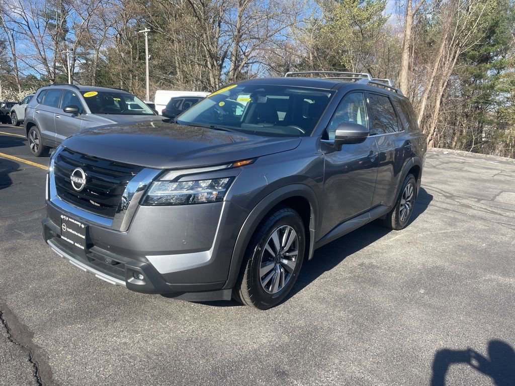Certified 2023 Nissan Pathfinder SL AWD/4WD image 3