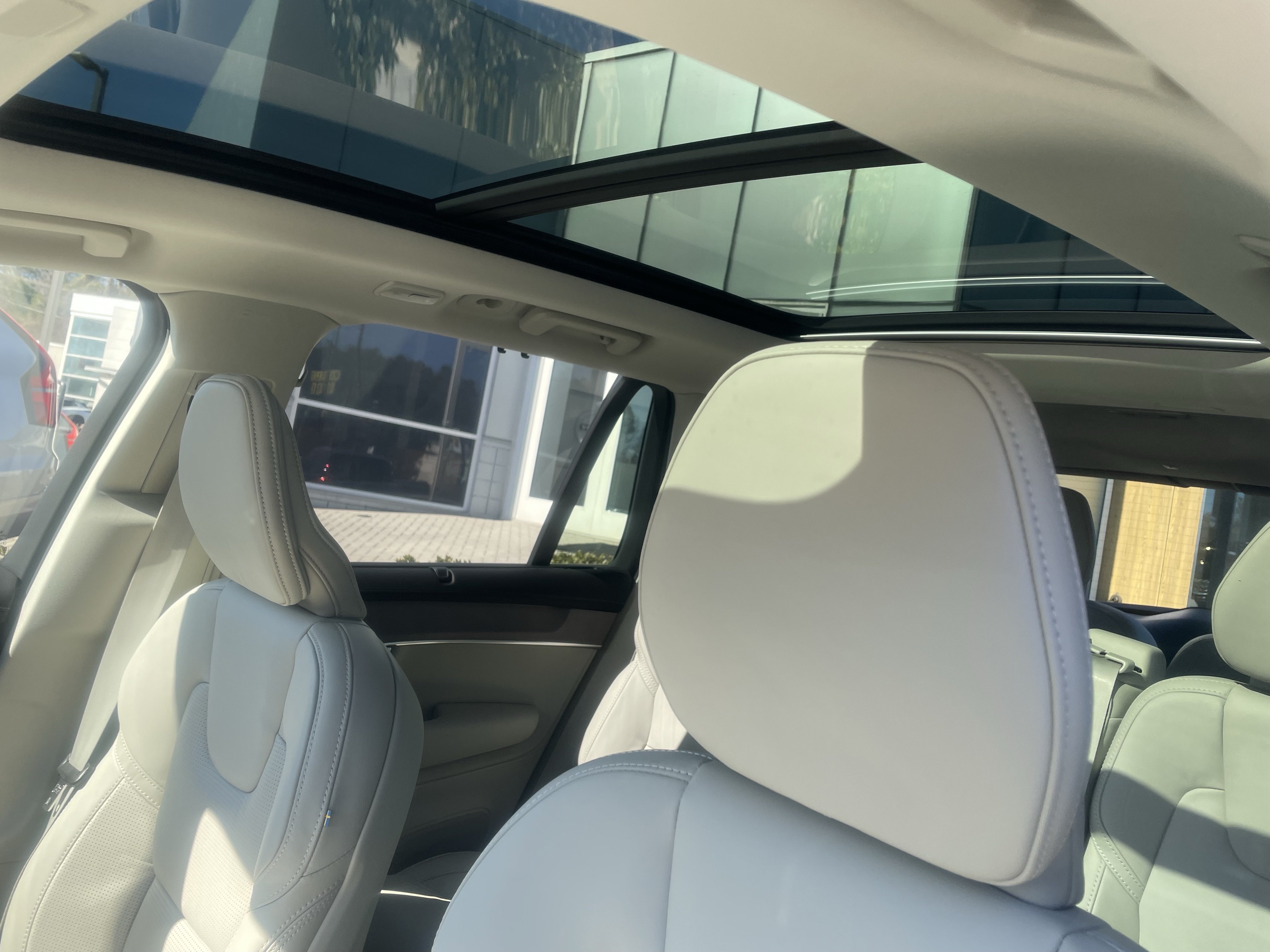 New 2026 Volvo XC90 T8 Ultra w/ Protection Package Premier AWD/4WD image 14
