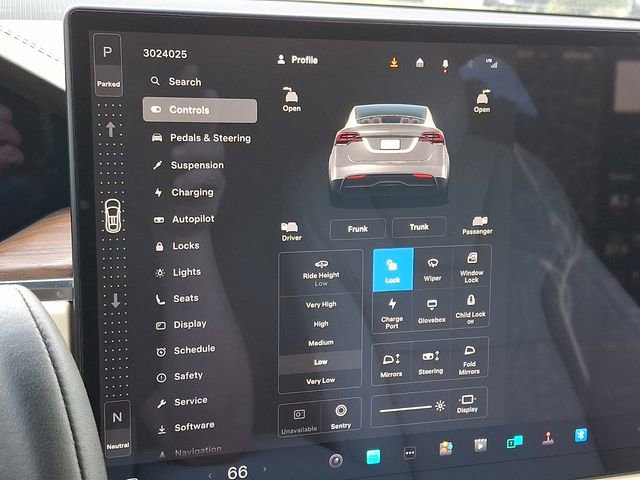 Used 2023 Tesla Model X image 25