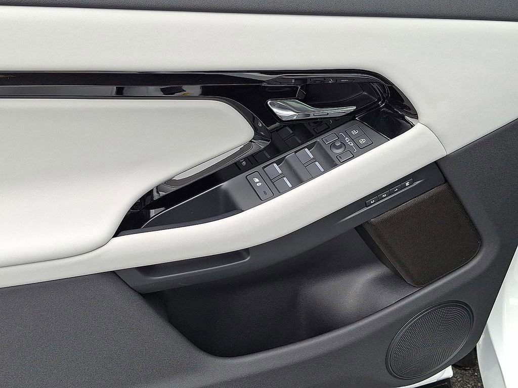 New 2026 Land Rover Range Rover Evoque Dynamic SE image 7