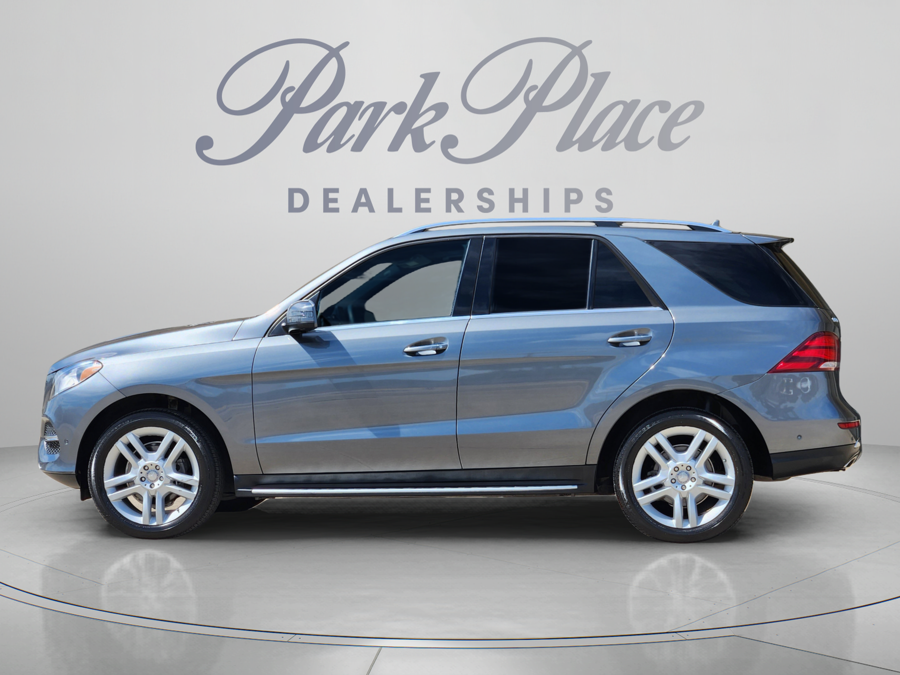 Used 2017 Mercedes-Benz GLE 350 4MATIC image 2