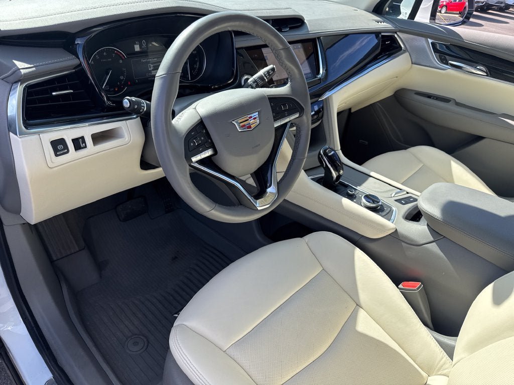 Certified 2024 Cadillac XT6 Premium Luxury w/ LPO, Floor Liner Package AWD/4WD image 21