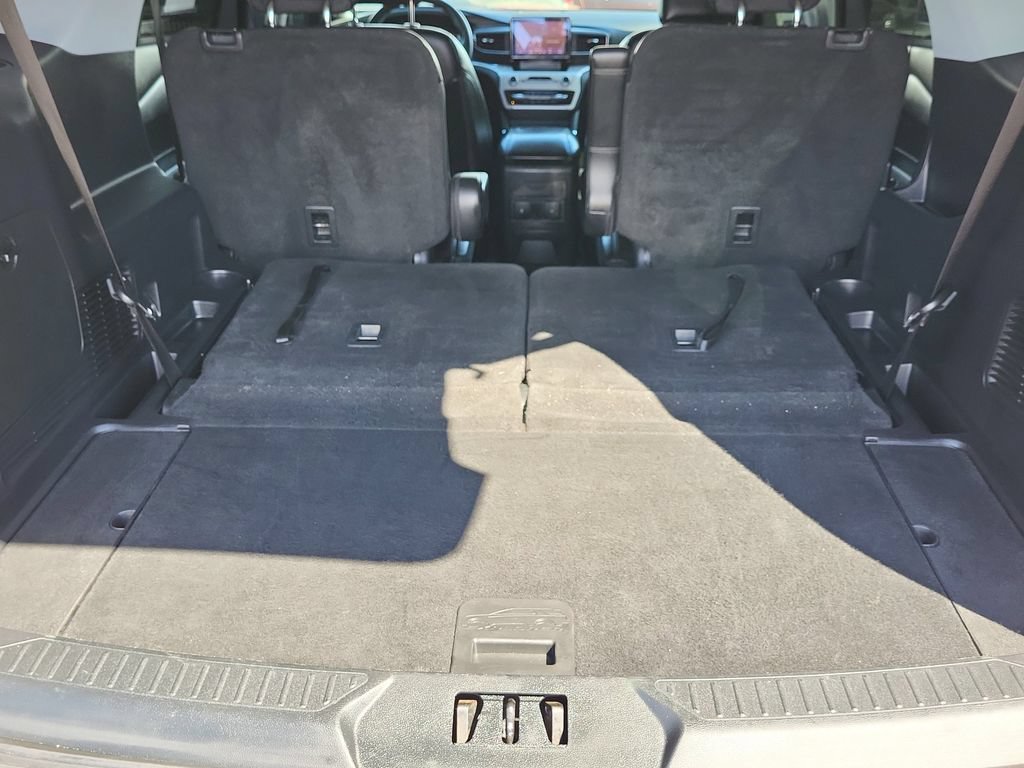 Used 2022 Ford Explorer XLT w/ Equipment Group 202A RWD image 14