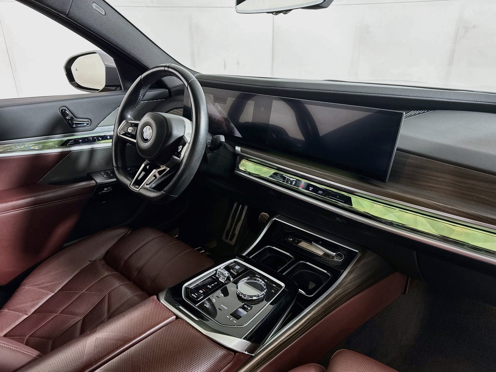 Used 2023 BMW 760i xDrive AWD/4WD image 30