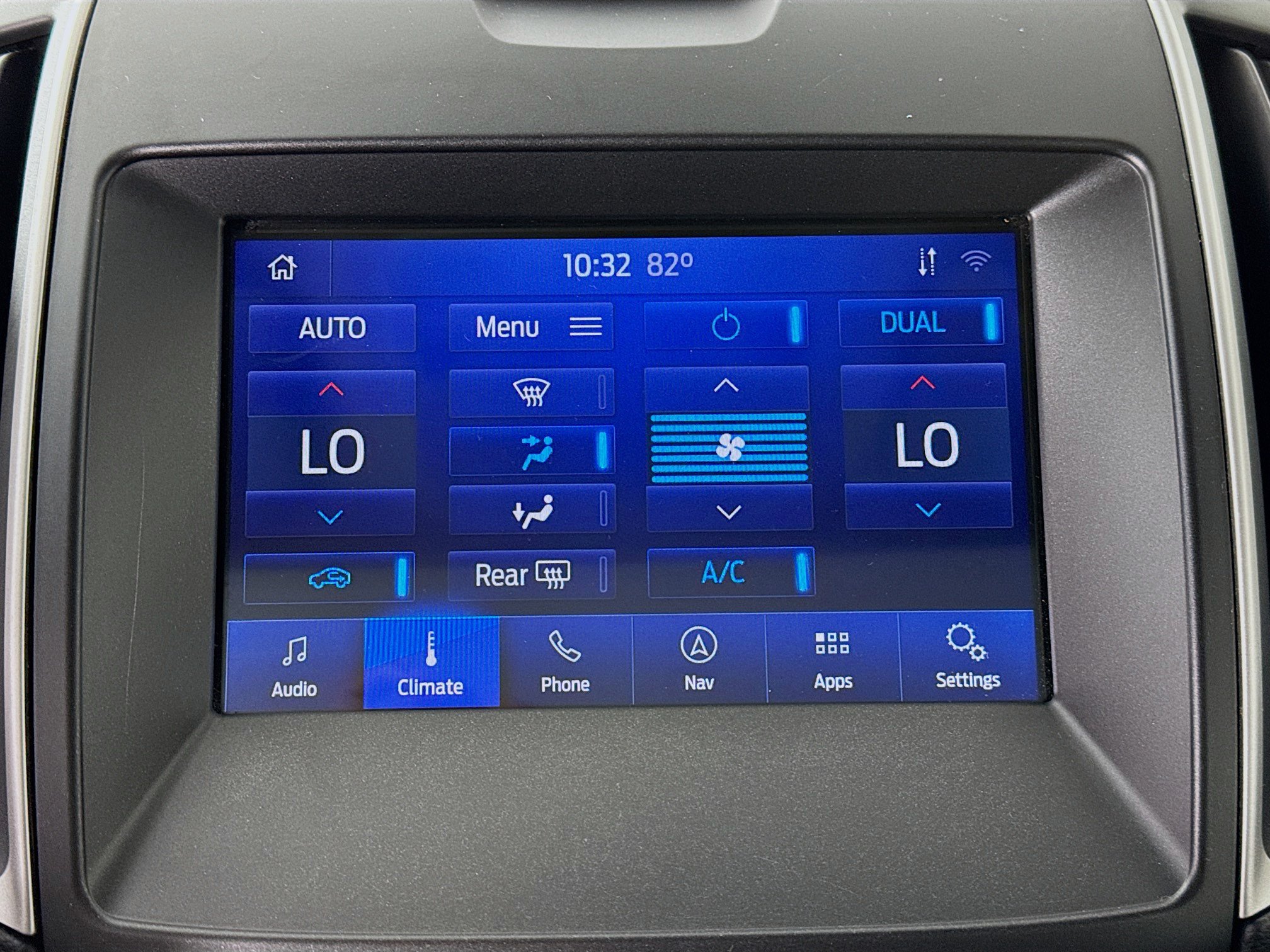 Used 2020 Ford Edge SEL w/ Cold Weather Package AWD/4WD image 16