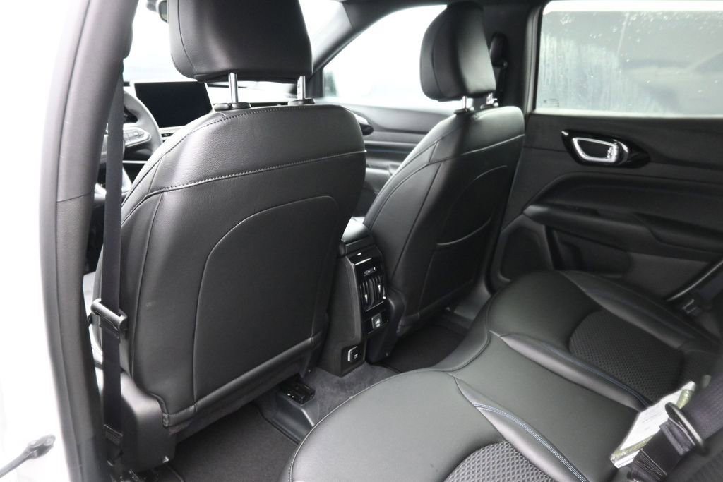 New 2026 Jeep Compass Latitude AWD/4WD image 15