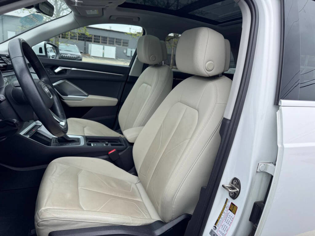 Used 2019 Audi Q3 2.0T Premium w/ Convenience Package image 3