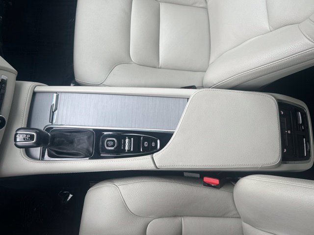 Used 2021 Volvo XC90 T5 Momentum w/ Climate Package AWD/4WD image 28
