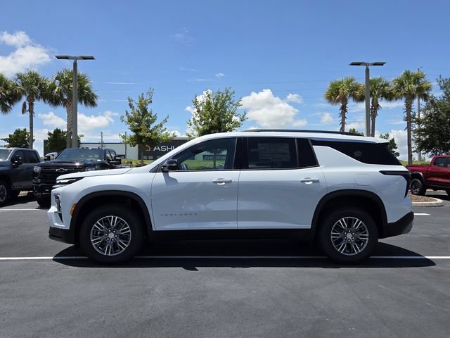 New 2026 Chevrolet Traverse LT w/ Driver Confidence Package AWD/4WD image 3