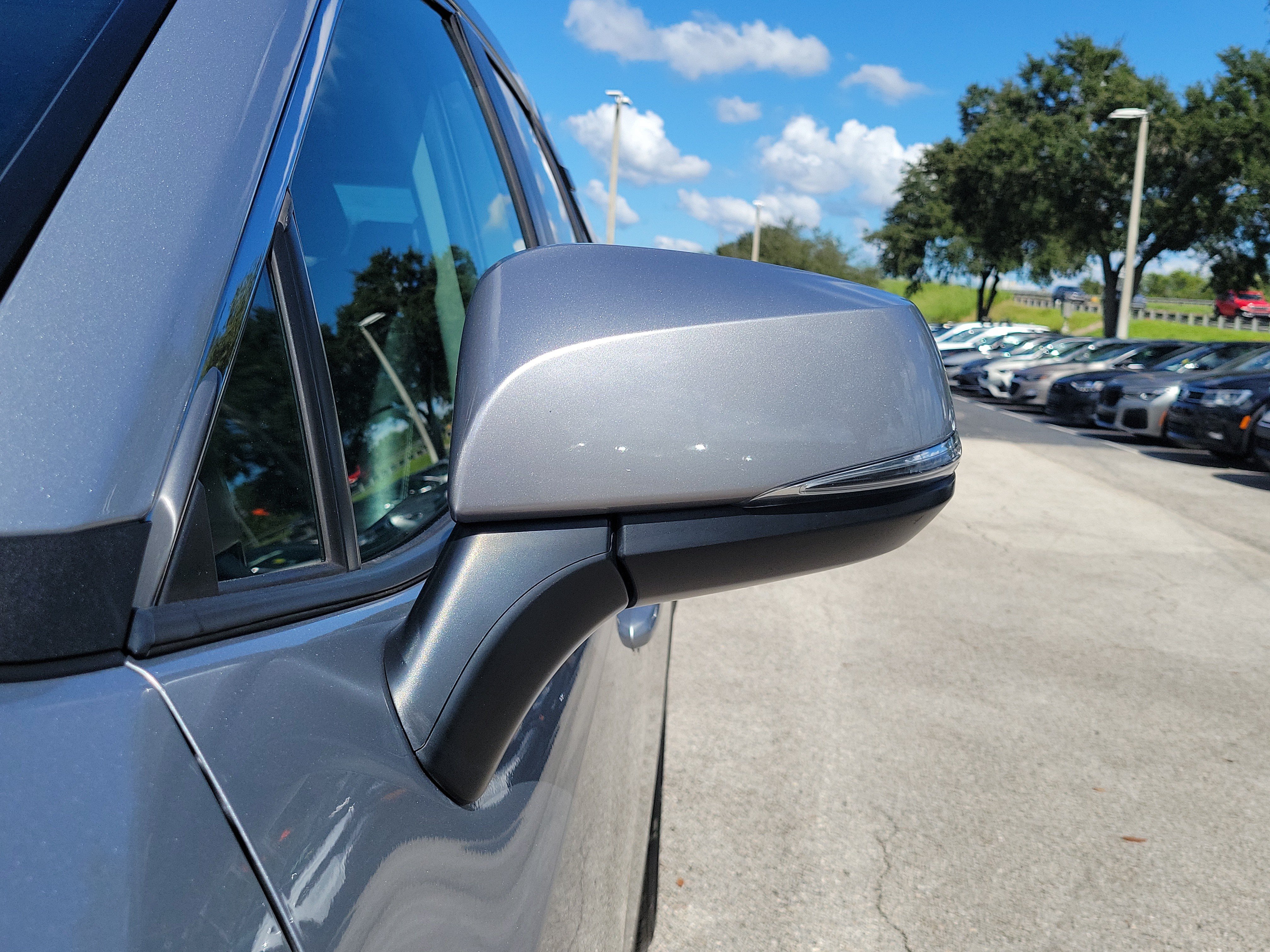 Used 2021 Toyota RAV4 XLE Premium FWD image 4