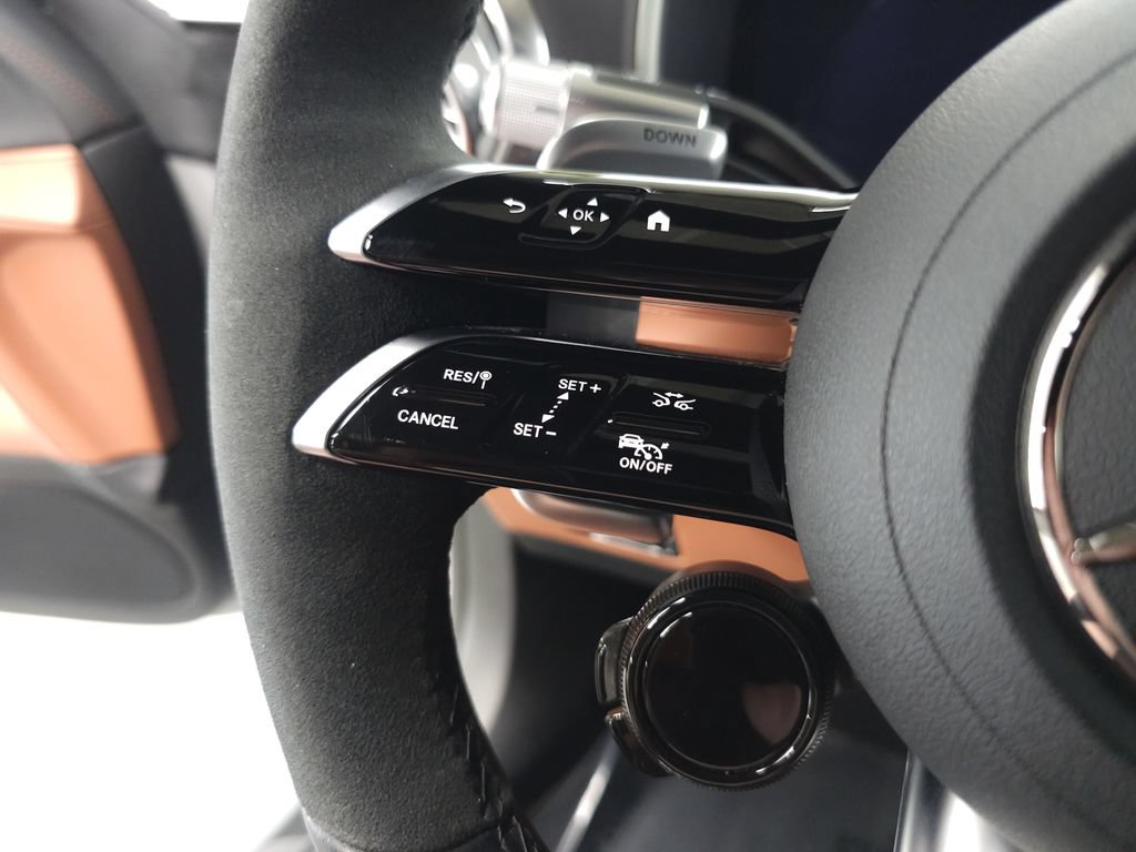 Used 2022 Mercedes-Benz SL 55 AMG 4MATIC image 12