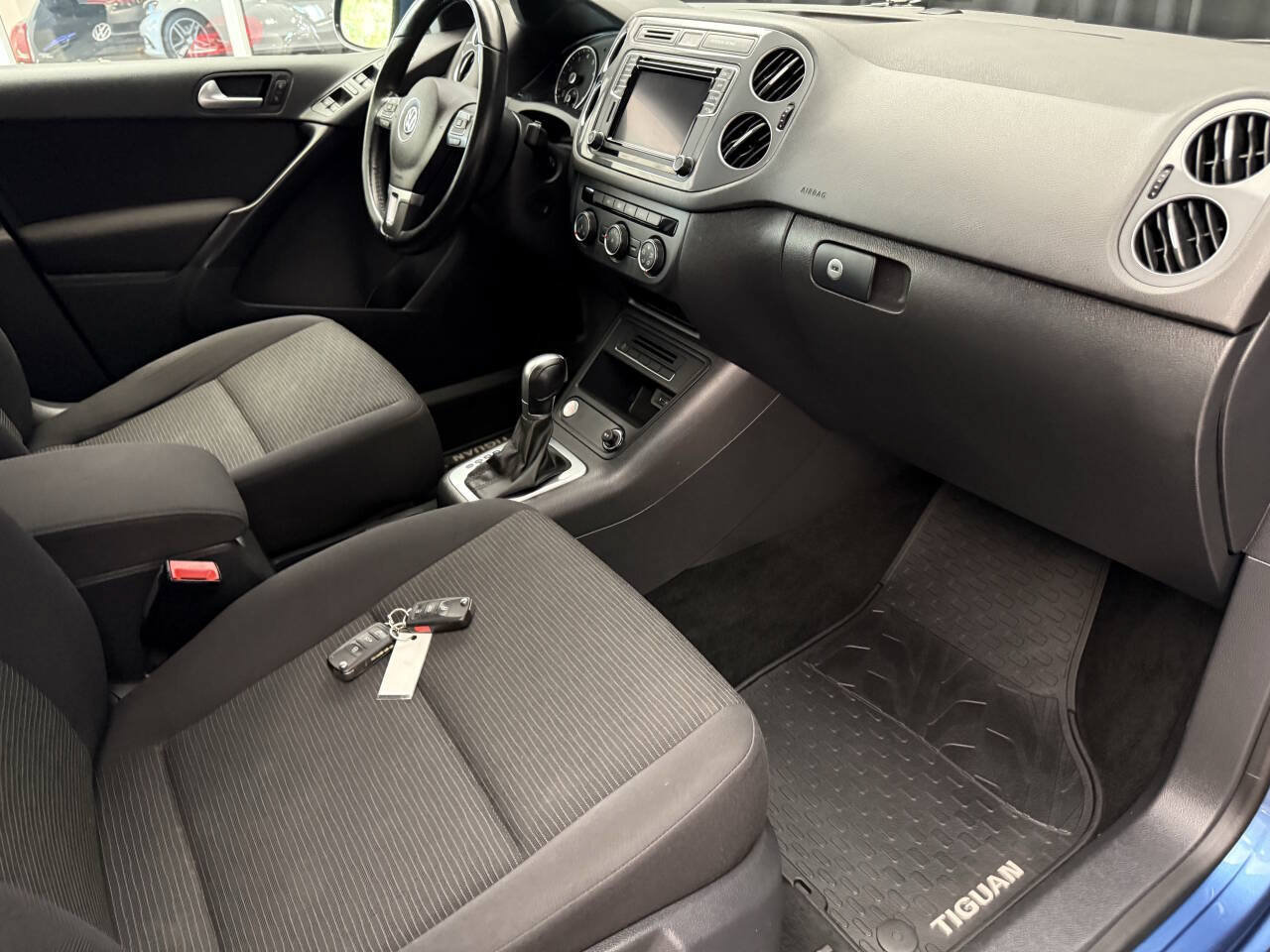 Used 2018 Volkswagen Tiguan Limited w/ Premium Package AWD/4WD image 23