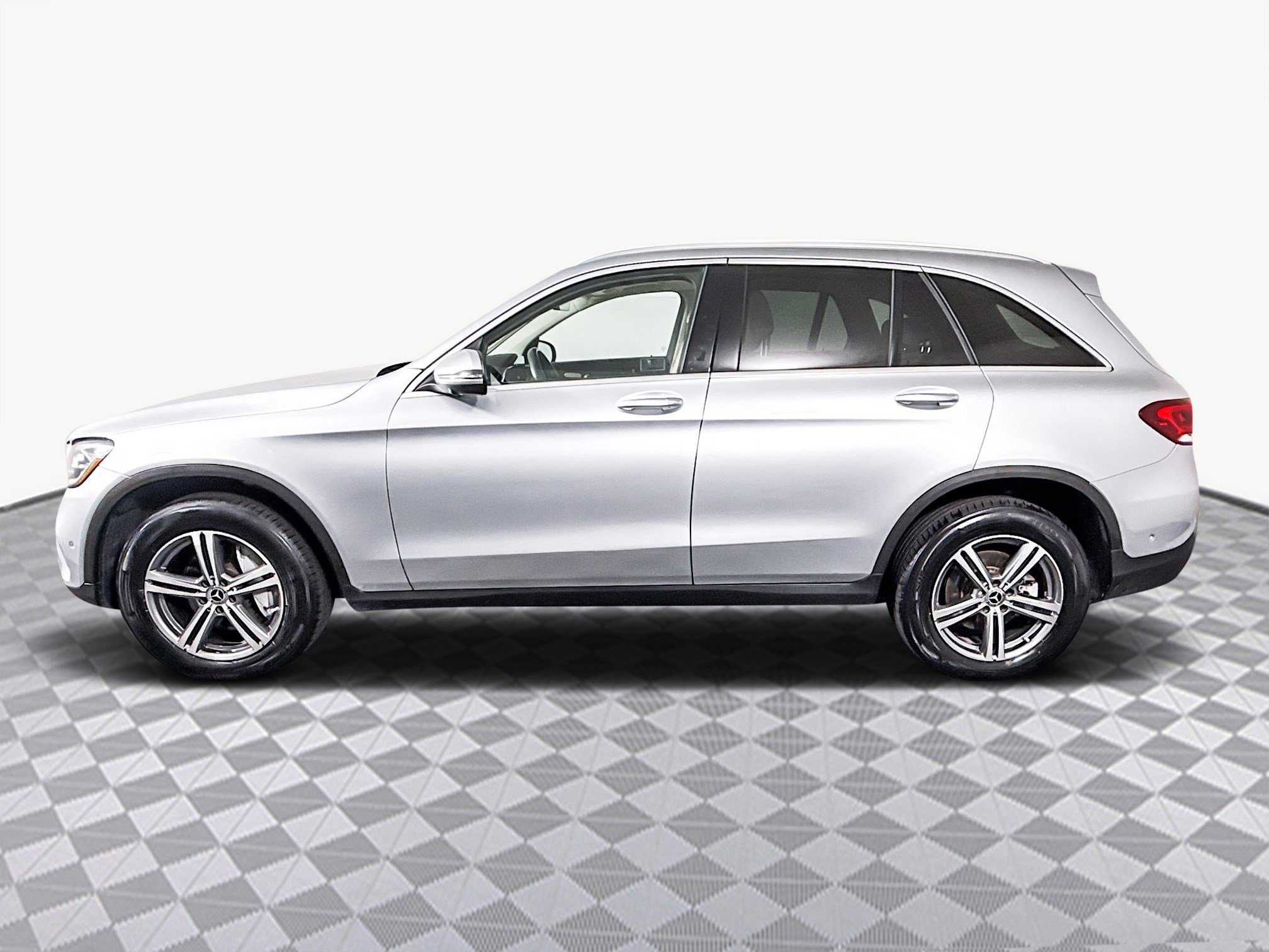 Used 2022 Mercedes-Benz GLC 300 w/ Premium Package Lite image 6