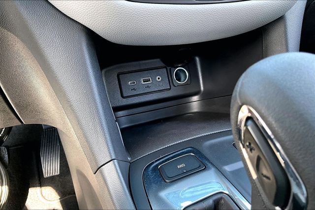 Used 2024 Chevrolet Equinox LT AWD/4WD image 15