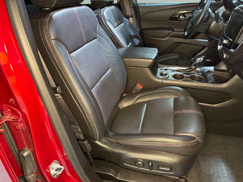 Used 2023 Chevrolet Traverse RS w/ LPO, Floor Liner Package AWD/4WD image 31