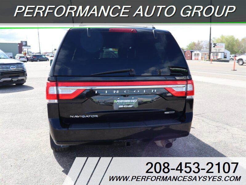 Used 2016 Lincoln Navigator Select image 6
