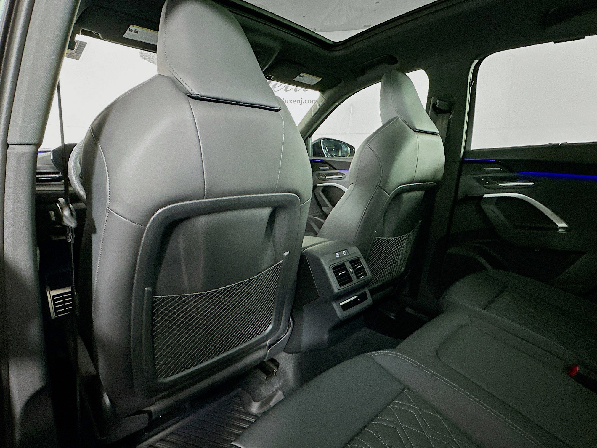 Used 2025 Audi SQ5 Premium Plus w/ Premium Plus Package image 24