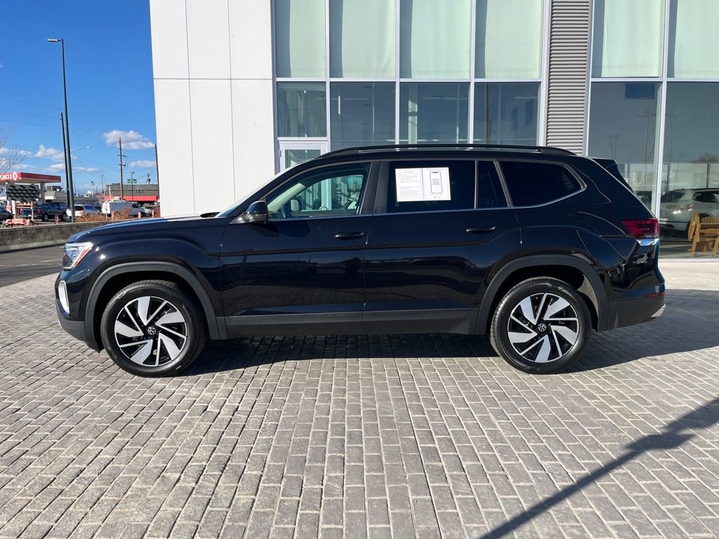 Certified 2025 Volkswagen Atlas SE image 3