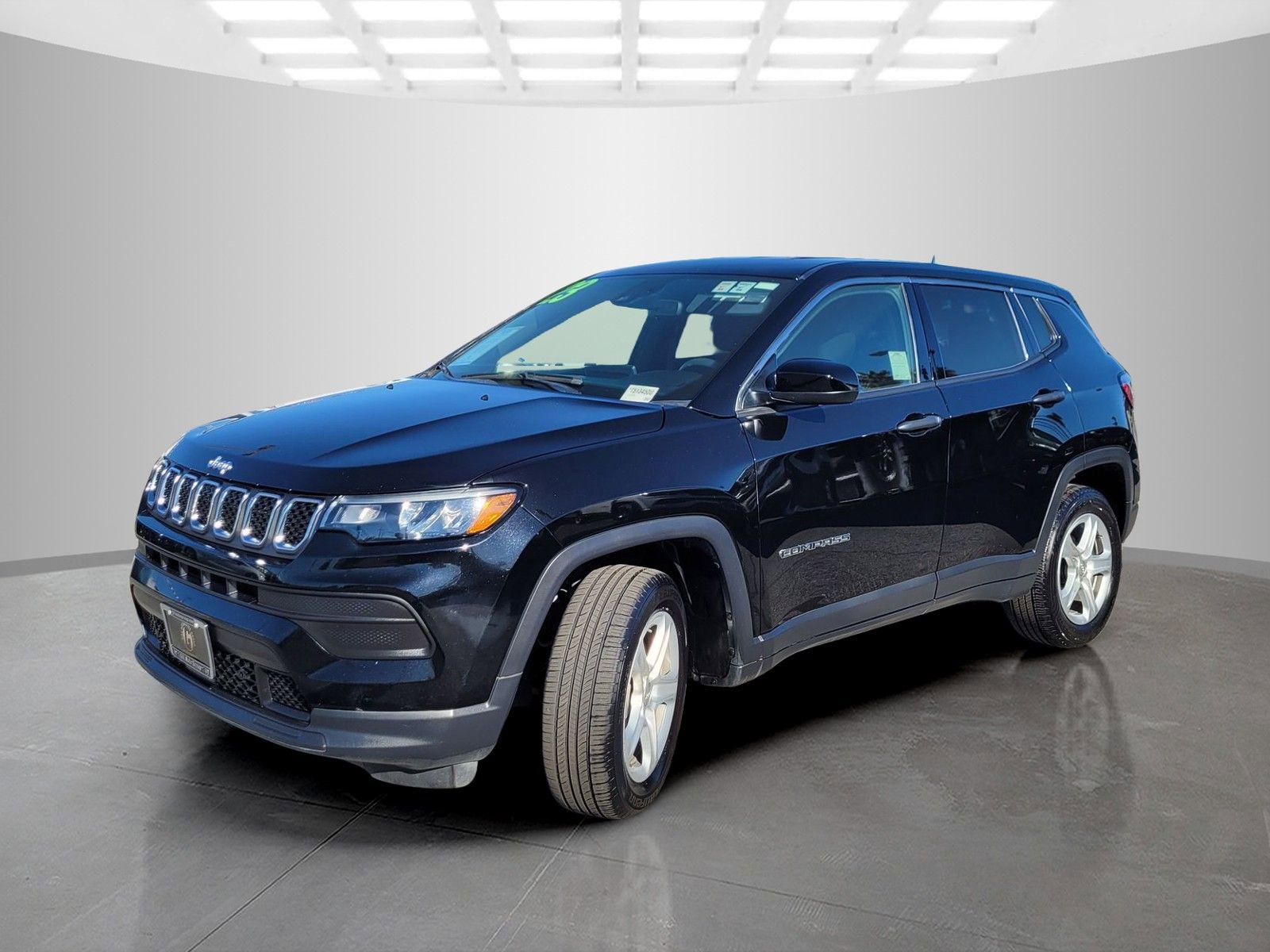 Used 2023 Jeep Compass Sport image 7
