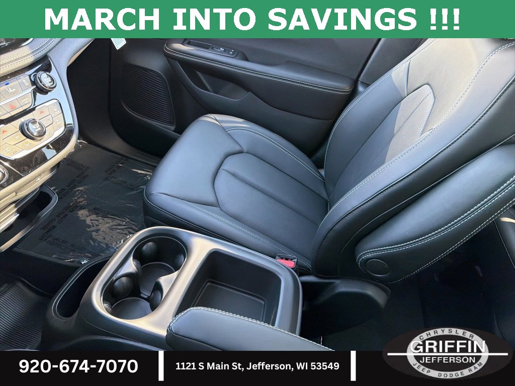 New 2026 Chrysler Pacifica Select image 26