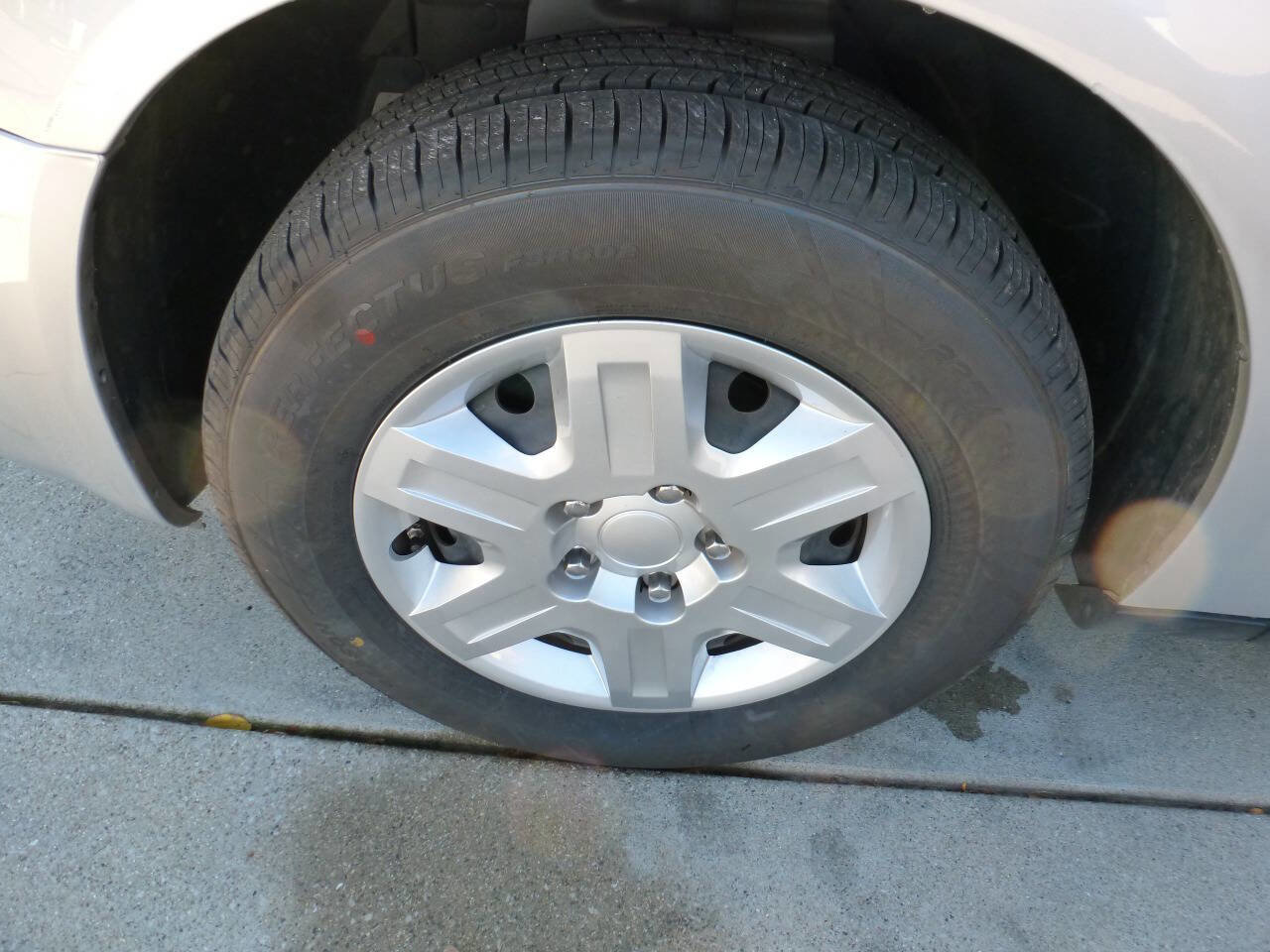 Used 2010 Dodge Grand Caravan SE w/ Climate Group image 15