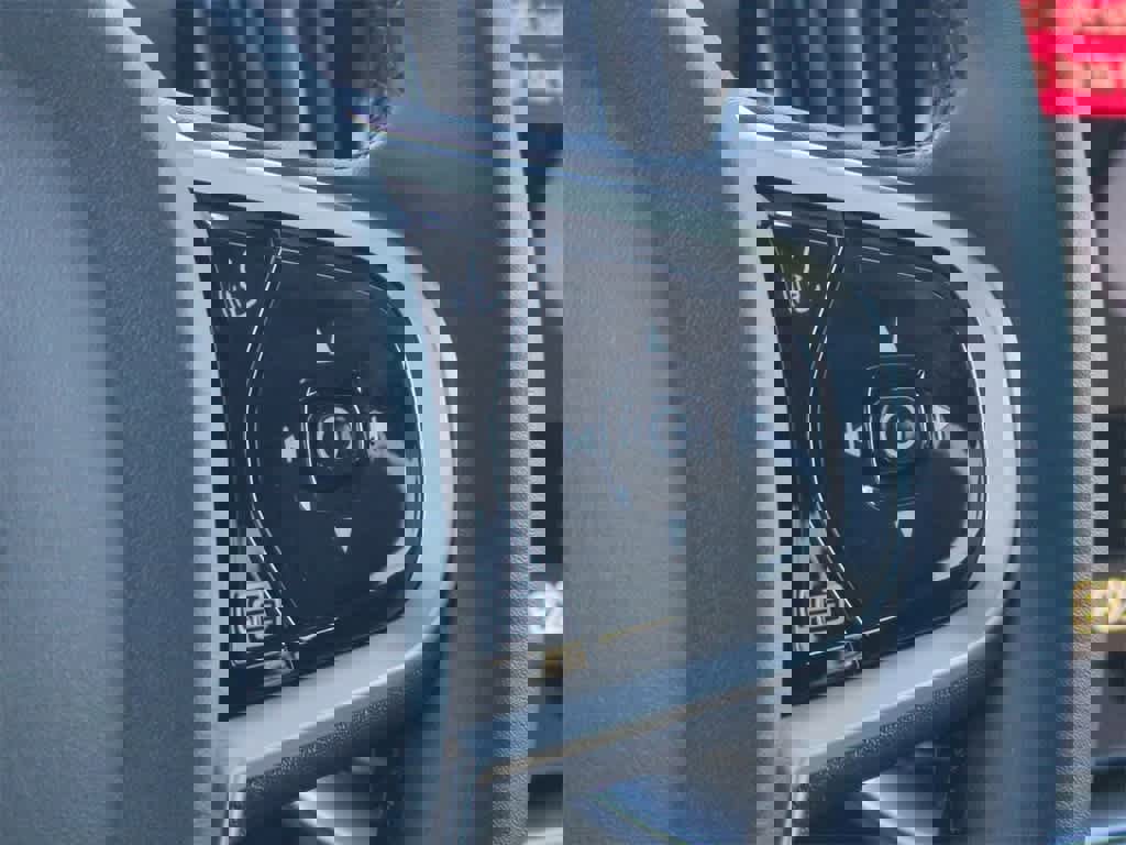 New 2026 Volvo XC90 B6 Plus w/ Protection Package Premier image 24