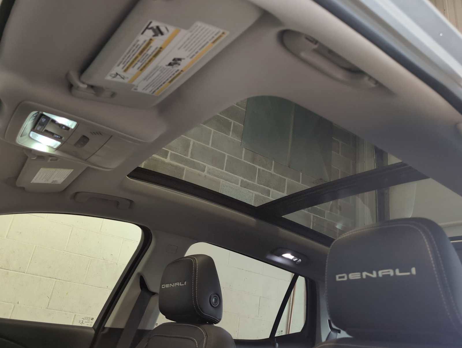 Used 2023 GMC Terrain Denali w/ Denali Premium Package image 19