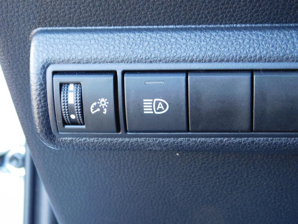 Used 2025 Toyota Corolla SE image 22