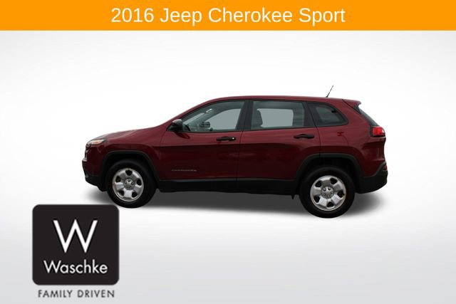 Used 2016 Jeep Cherokee Sport w/ Cold Weather Group image 4