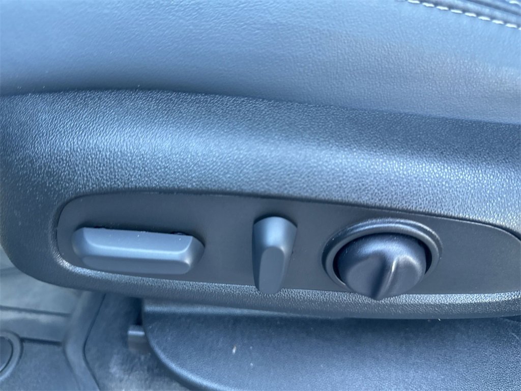 Used 2023 Buick Enclave Essence w/ Experience Buick Package image 18