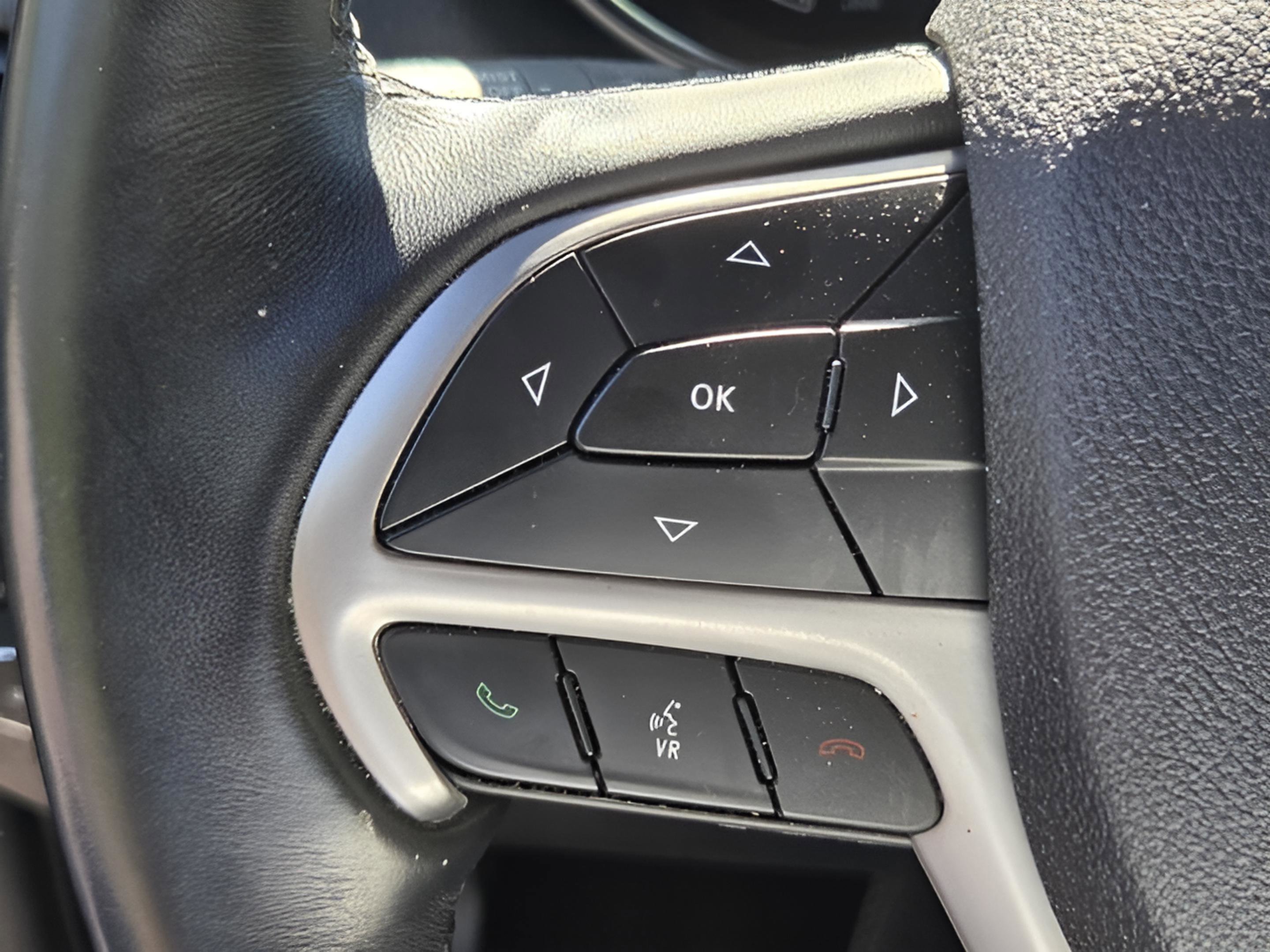 Used 2018 Jeep Grand Cherokee Altitude RWD image 13