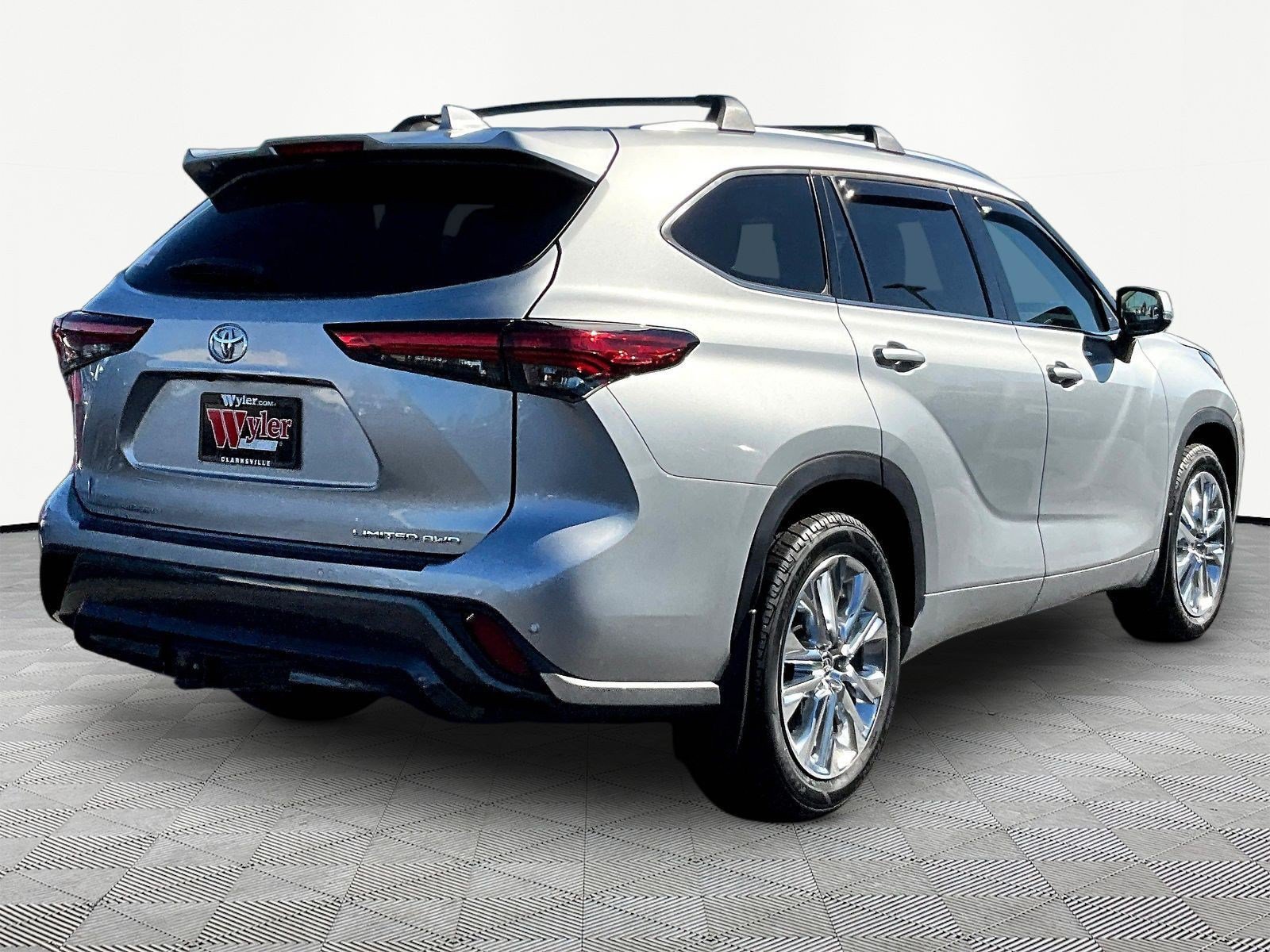 Used 2022 Toyota Highlander Limited AWD/4WD image 6