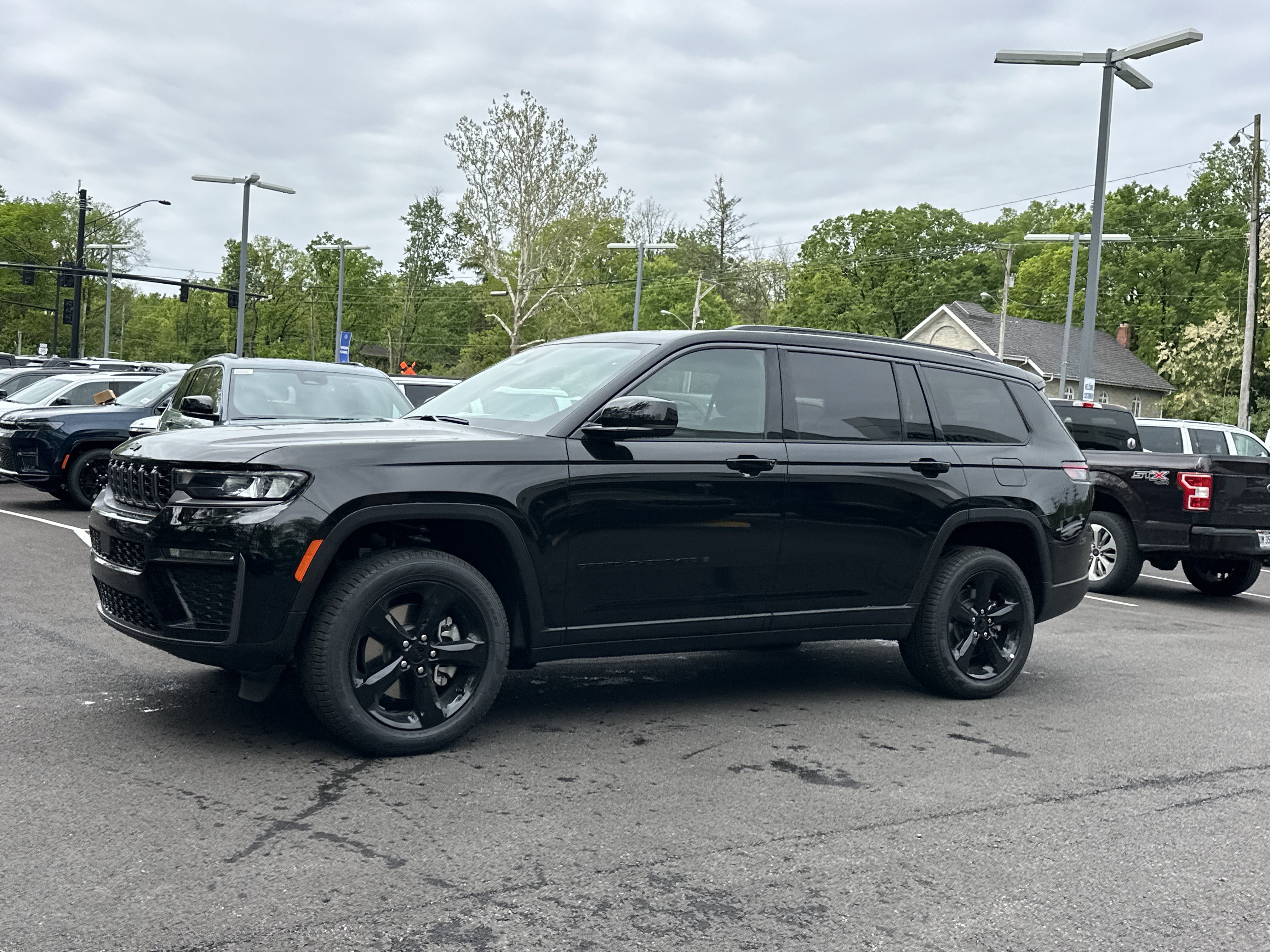 New 2026 Jeep Grand Cherokee L Limited w/ Limited Altitude Package AWD/4WD image 22