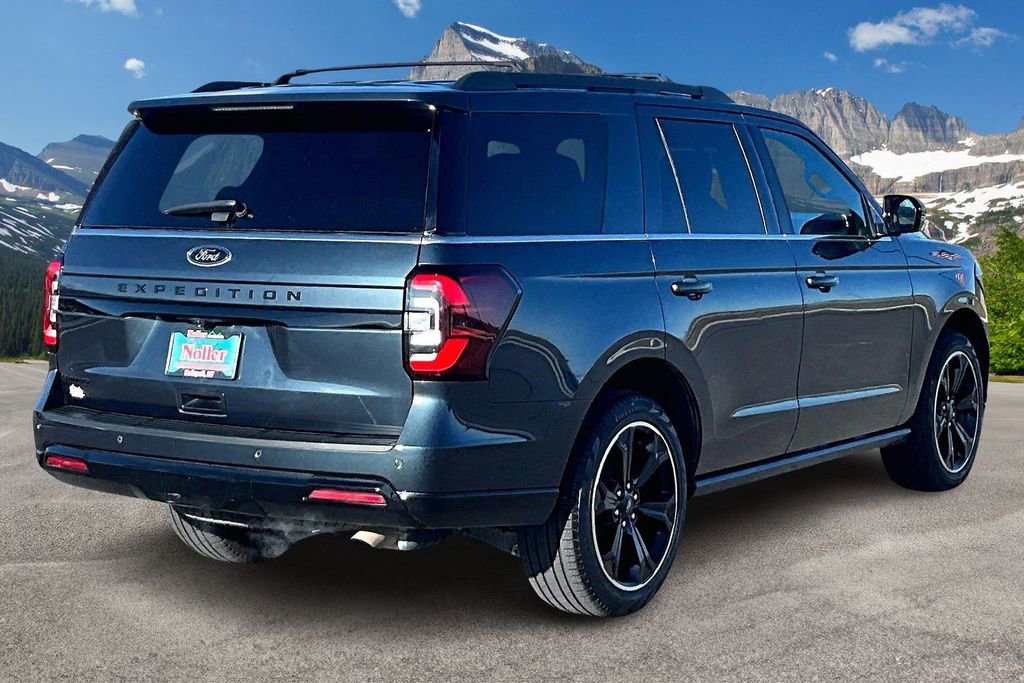 Used 2022 Ford Expedition Limited image 2