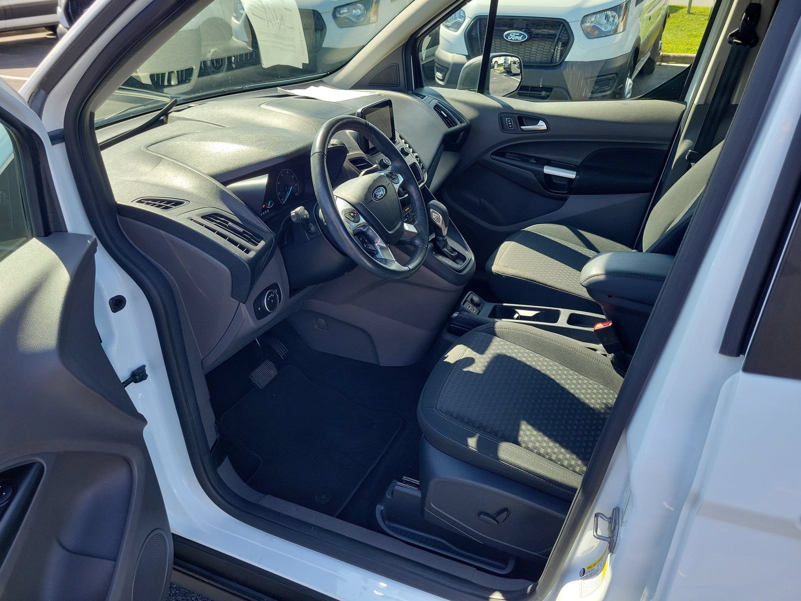 Certified 2021 Ford Transit Connect XLT FWD image 30
