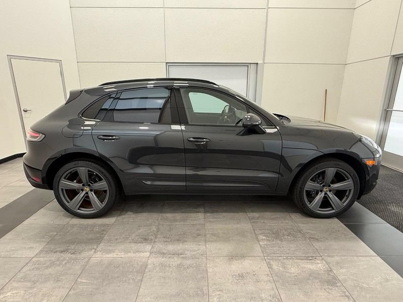 Certified 2025 Porsche Macan AWD/4WD image 7