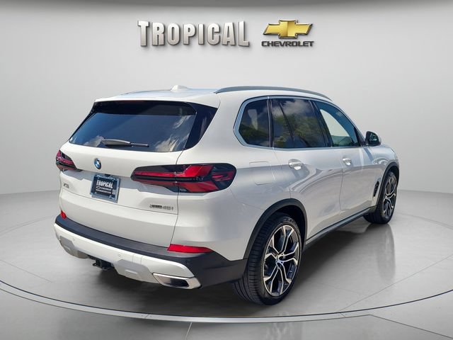 Used 2025 BMW X5 xDrive40i AWD/4WD image 3