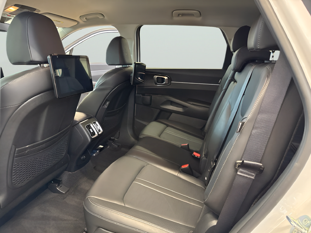 Certified 2025 Kia Sorento S AWD/4WD image 13