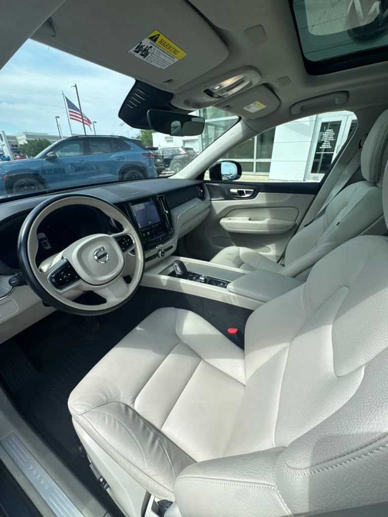 Used 2023 Volvo XC60 B5 Plus w/ Climate Package AWD/4WD image 12