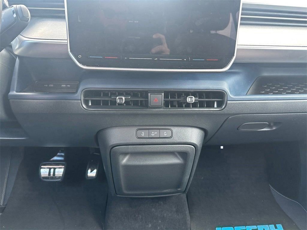 New 2025 Volkswagen ID. Buzz Pro S image 11