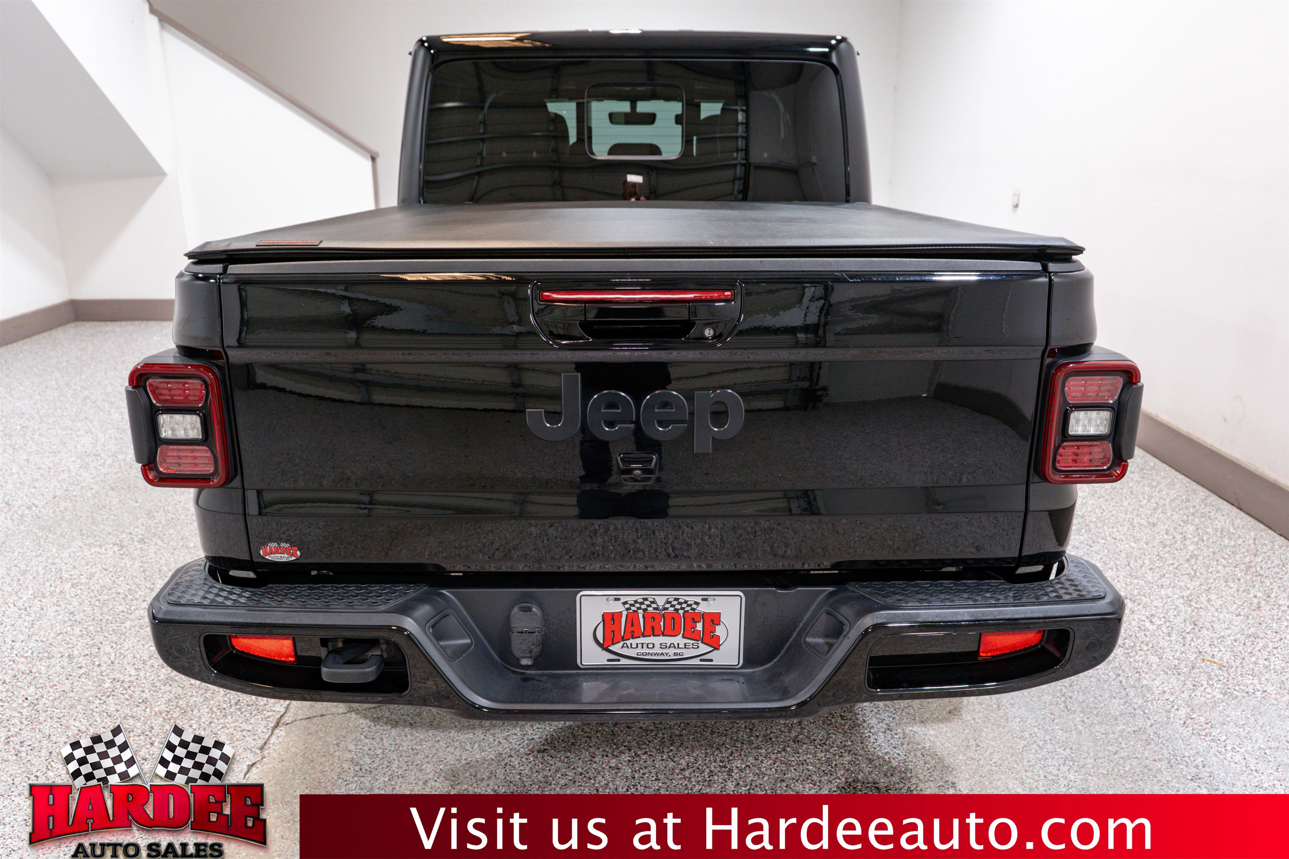 Used 2023 Jeep Gladiator Overland AWD/4WD image 4