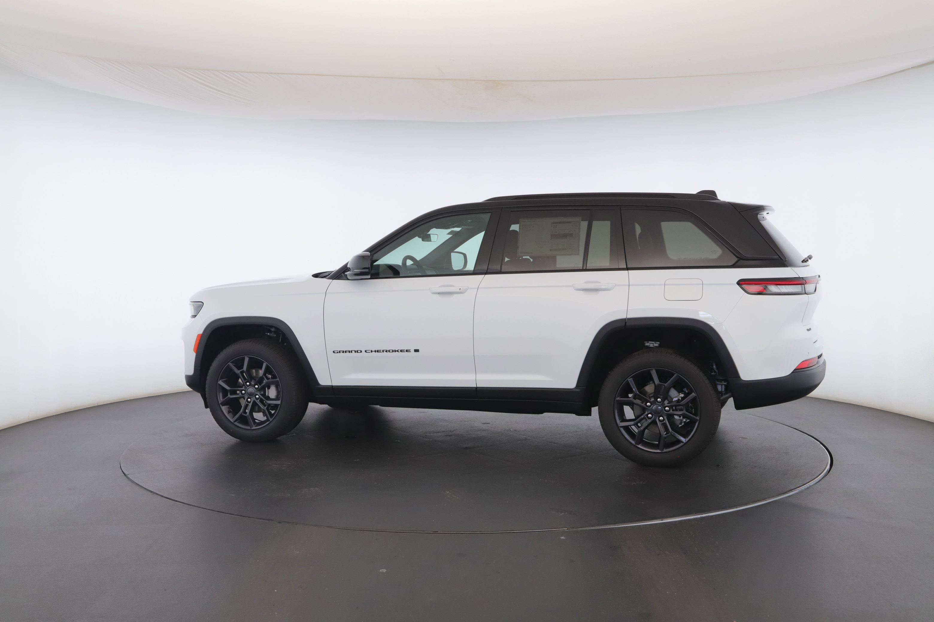 New 2025 Jeep Grand Cherokee Limited image 20
